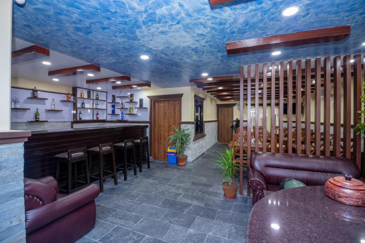 פוקהרה Oyo 253 Hotel Pinnacle מראה חיצוני תמונה