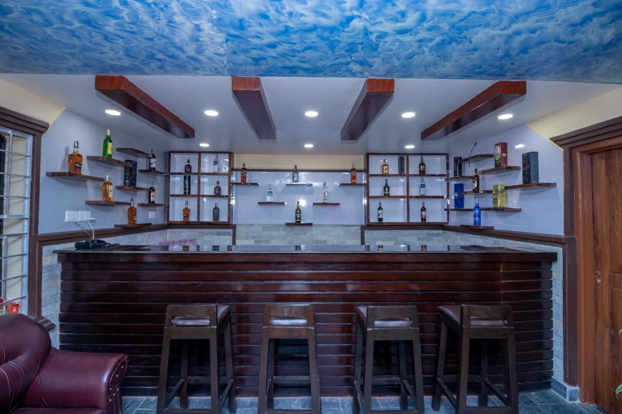 פוקהרה Oyo 253 Hotel Pinnacle מראה חיצוני תמונה